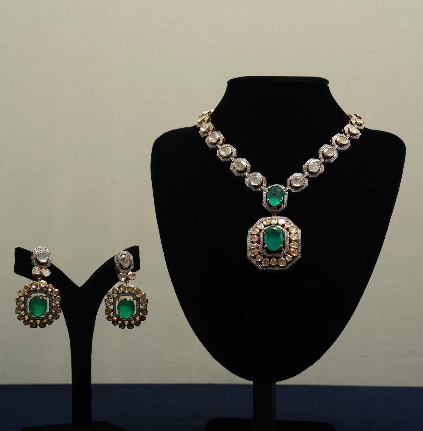 Regal Emerald Glow Set