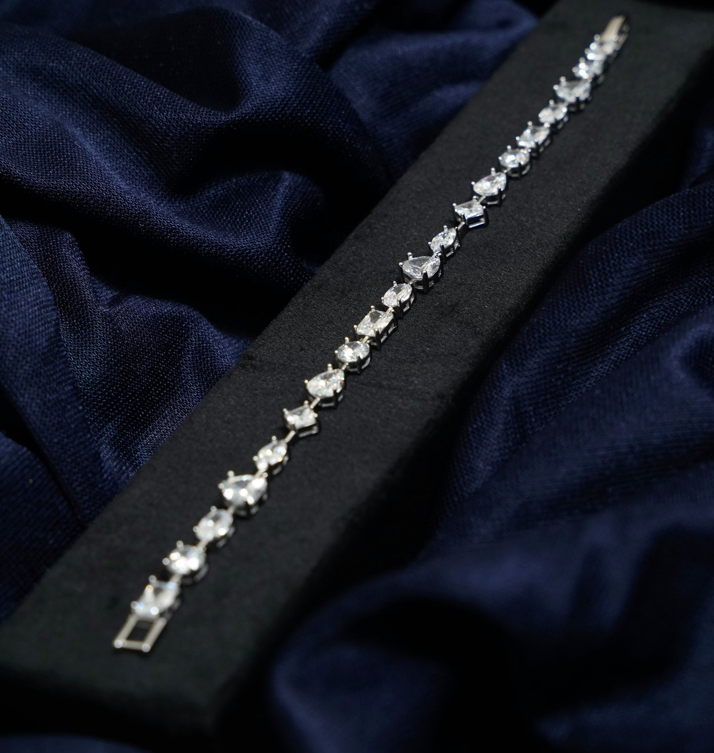 Eterna Shine Tennis Bracelet