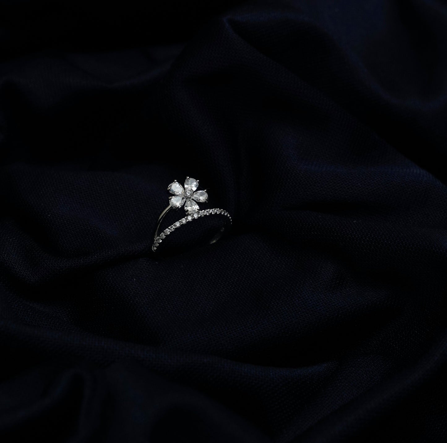 Blossom Spark Crest Ring