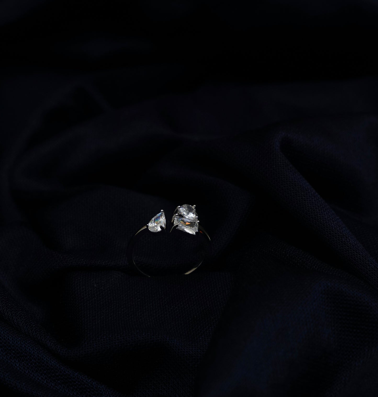 Trio Shine Blue Stone Ring