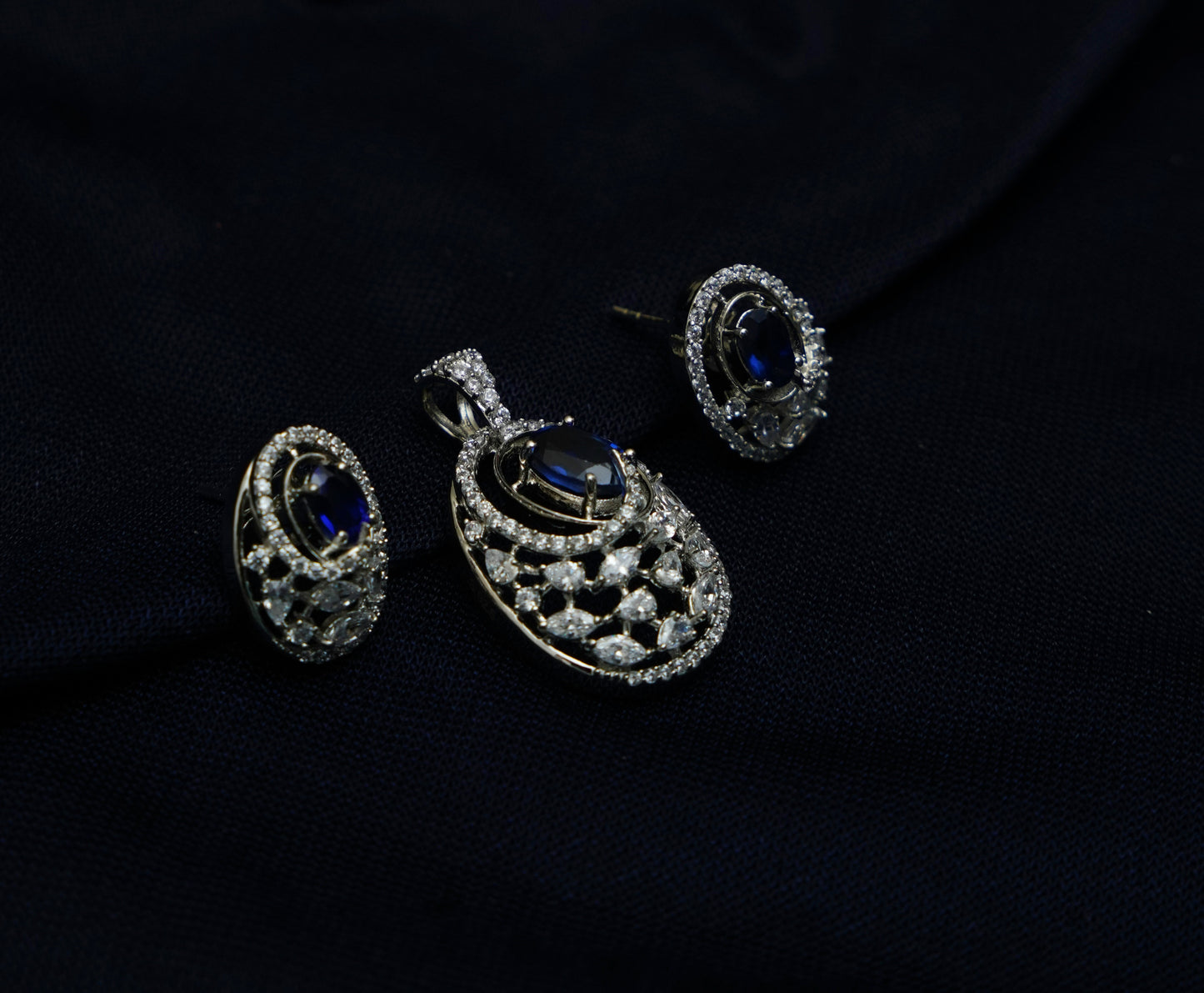 Tarangini Neel Oval Set