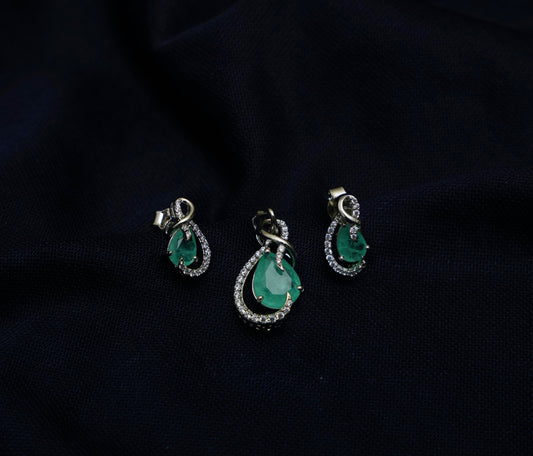 Emerald Glow Drop Pendant Set