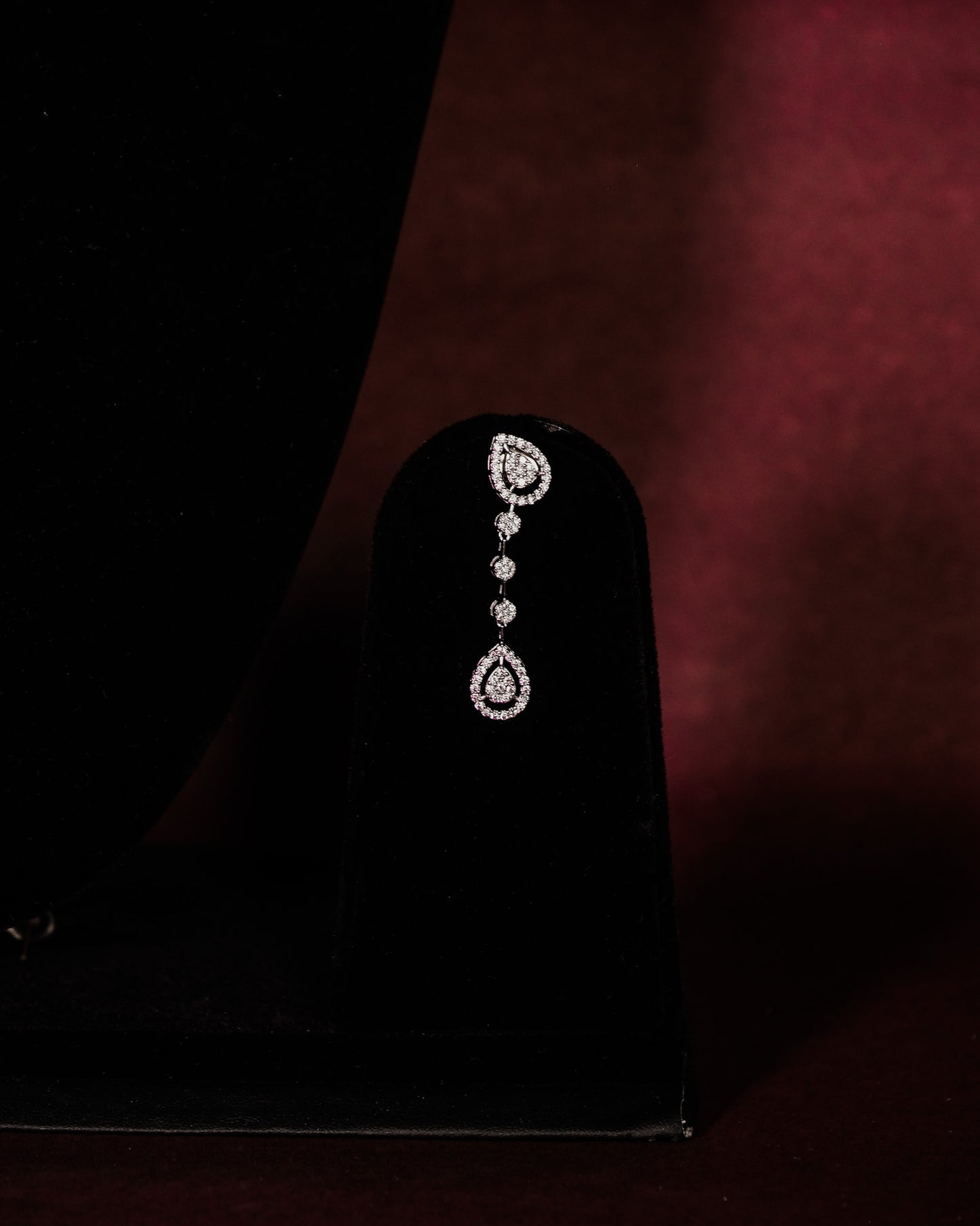 Teardrop Elegance – Silver Necklace & Earring Set