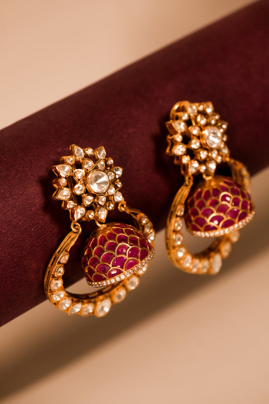 Aabira Gulhira Jhumkas