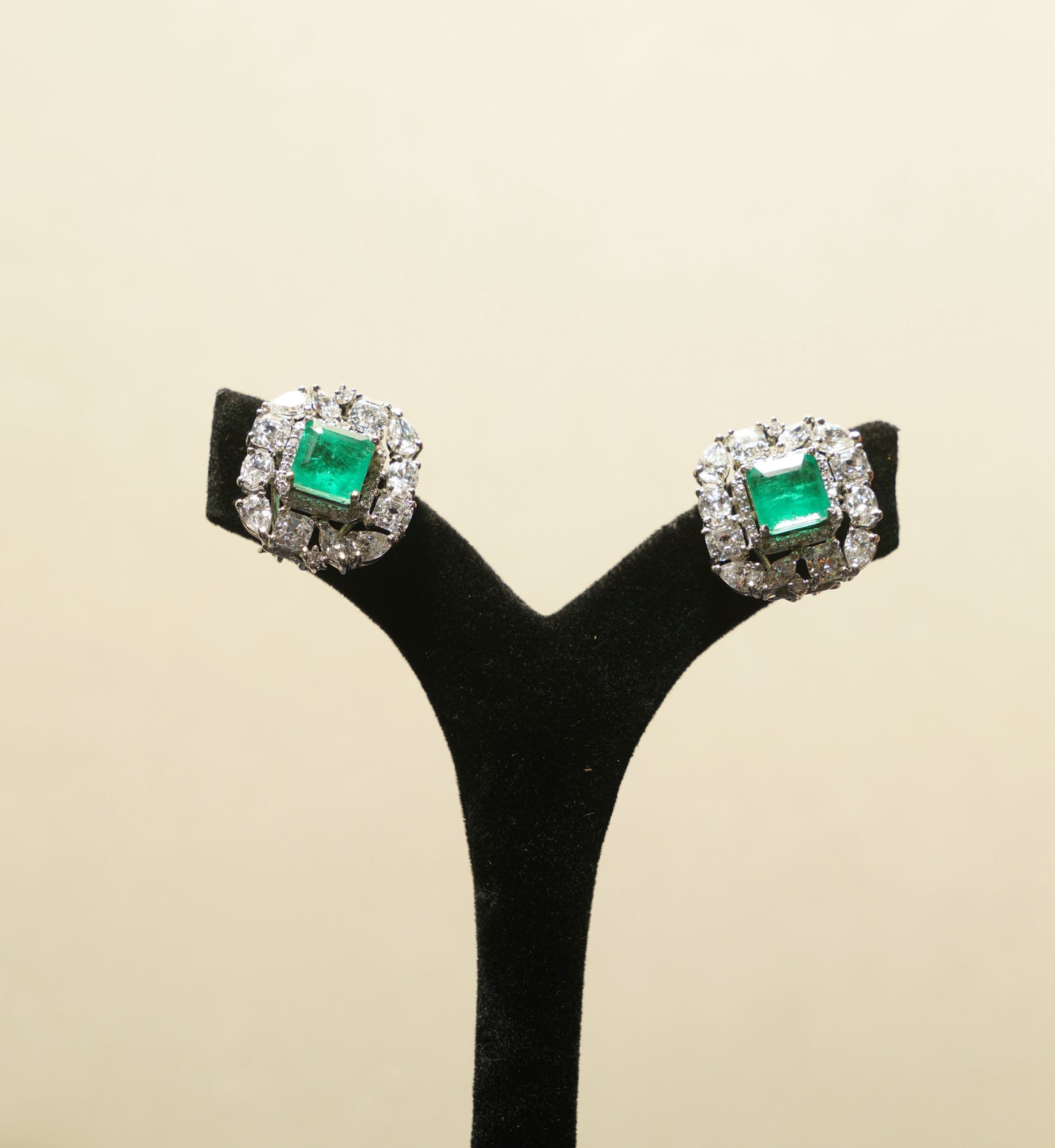 Emerald Crest Necklace Set