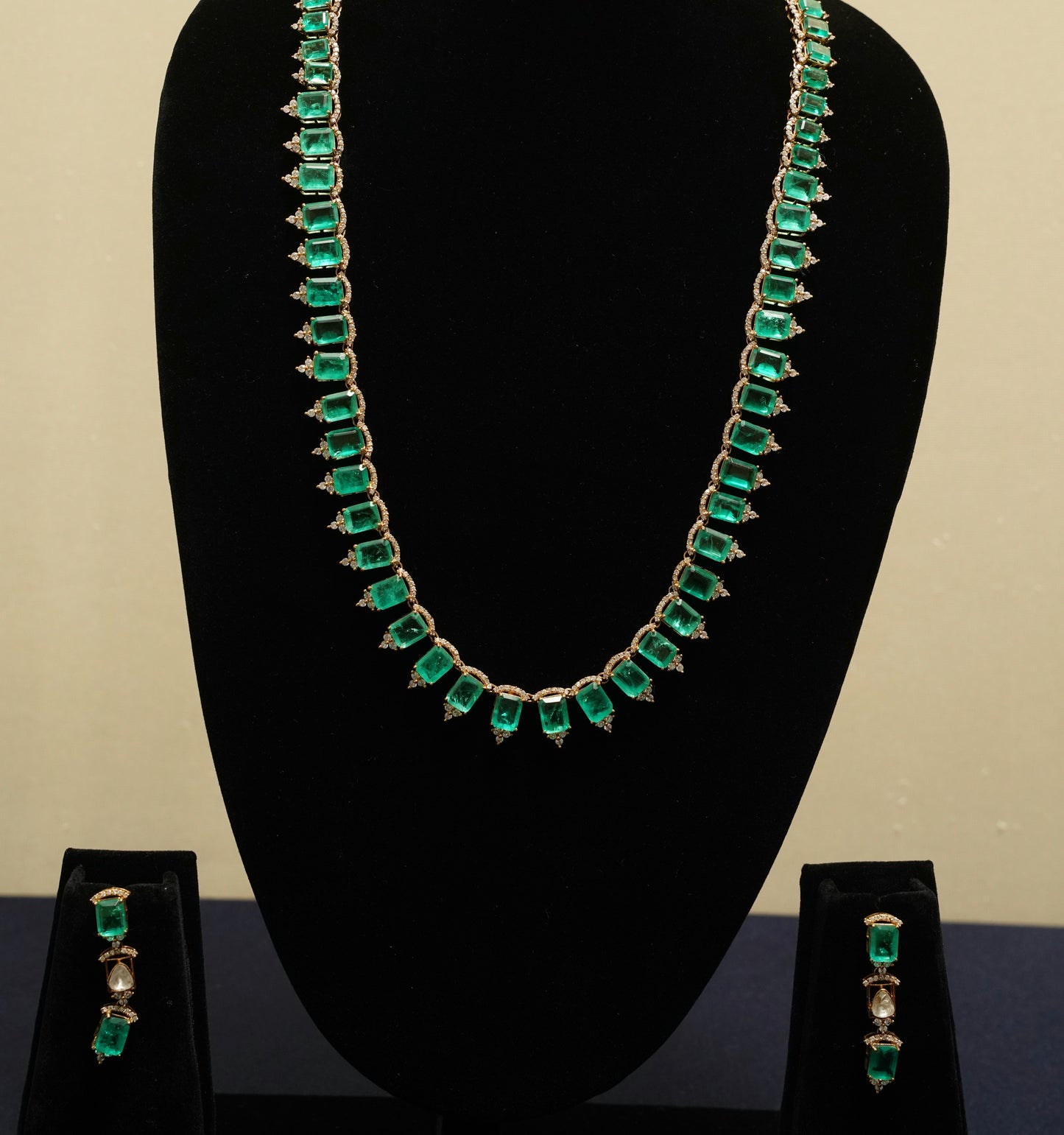 Tarini Green Grace Set