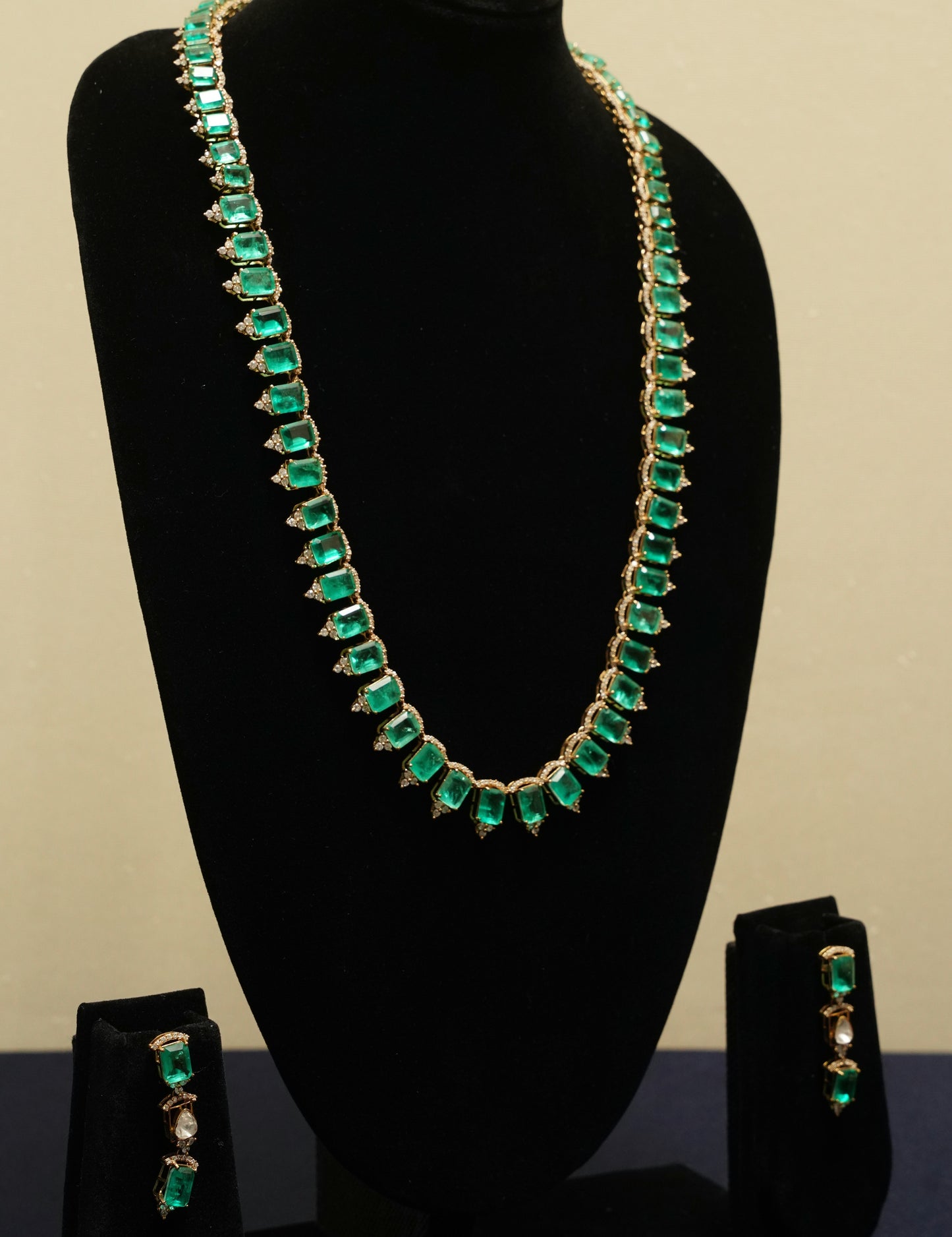 Tarini Green Grace Set