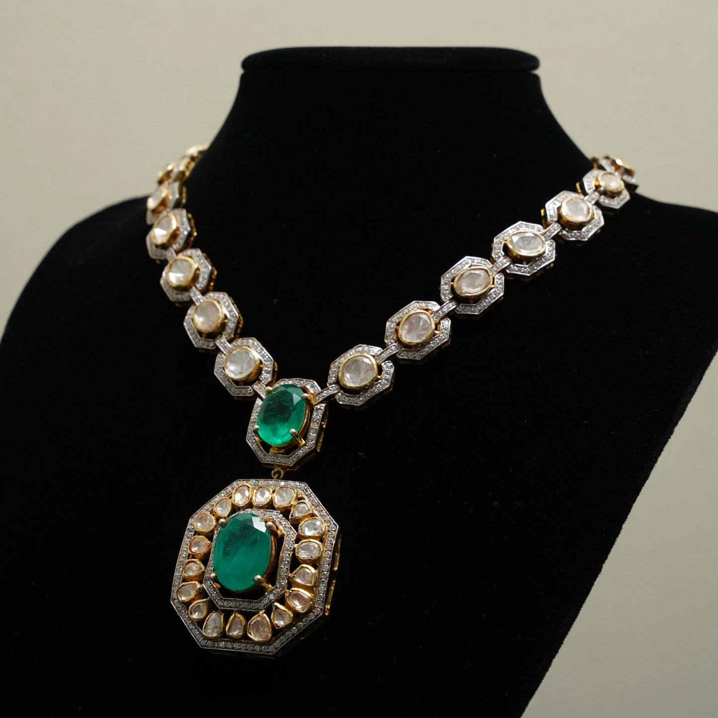 Regal Emerald Glow Set