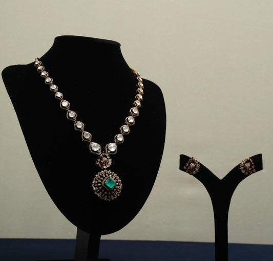 Regalia Emerald Pendant Set