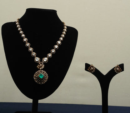 Regalia Emerald Pendant Set