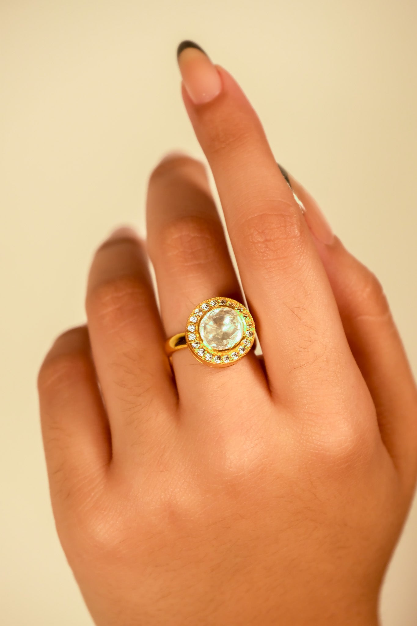 Nimya Solitaire Glow Ring